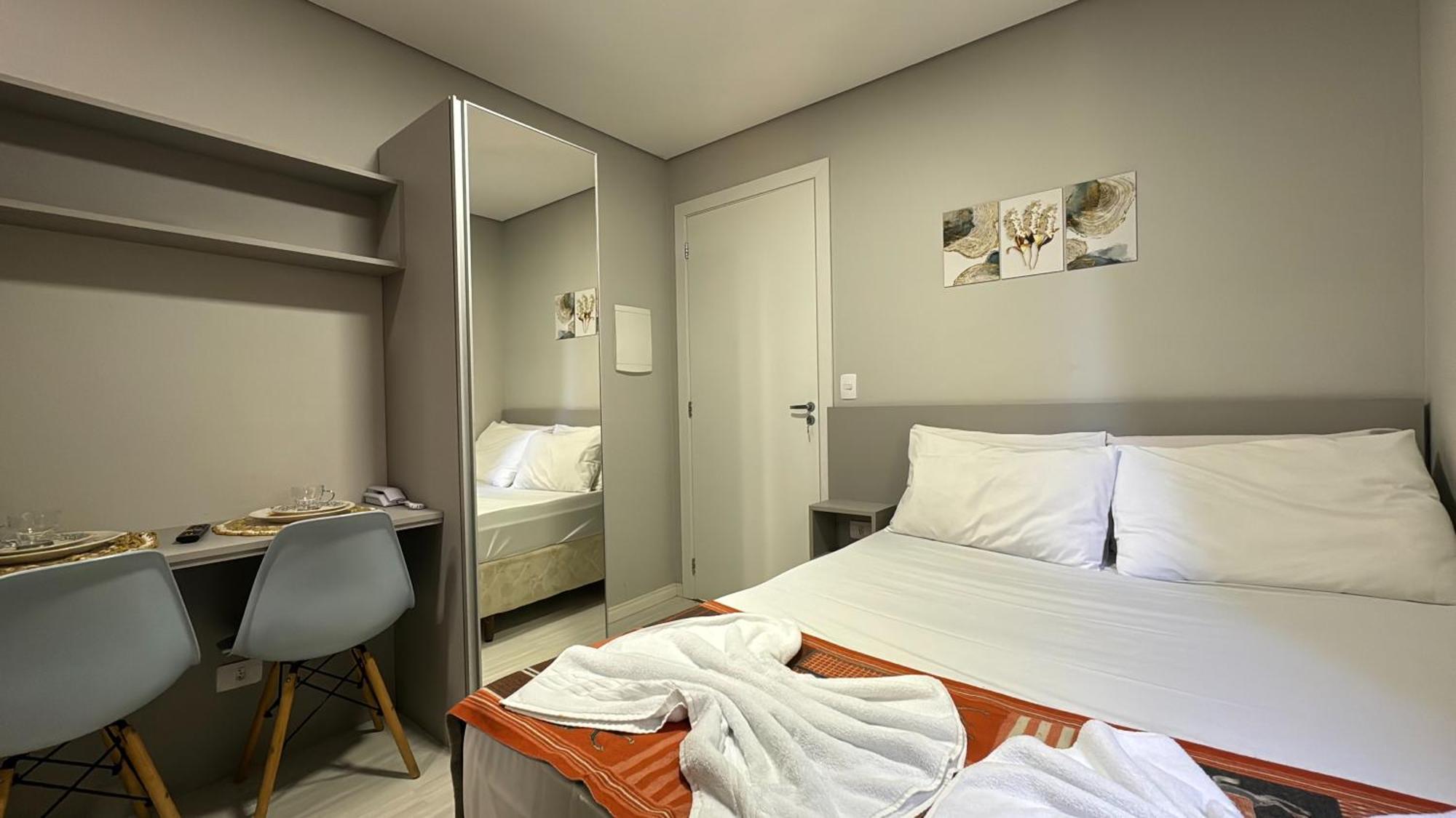 4- Studio para casal. Ótima Localização Curitiba Extérieur photo